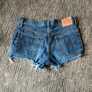 Levi distressed shorts